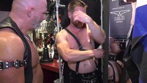 FrankfurtSexStories: Muscle Bears Mating at the Leather Shop