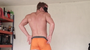 maskurbate: Sneaky Glimpse of Cameraman's Find