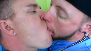 ManPuppy.com: Ravenous Kissing: The Ultimate Make Out