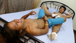 Twinky Feet: Blowing Cum Loads on Twink's Feet