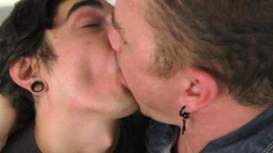 ManPuppy.com: The Most Scandalous Smooch Ever Seen