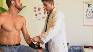 DoctorTapes: Johnny Ford with Quin Quire sucks dick and fucks