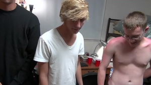 Dick Dorm: Cash-Strapped Guys Find Thrills on Cam